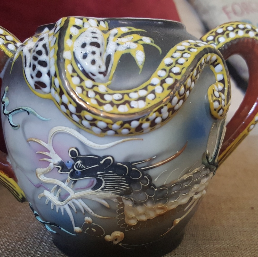 Vintage Dragonware Moriage by IISA, sugar bowl